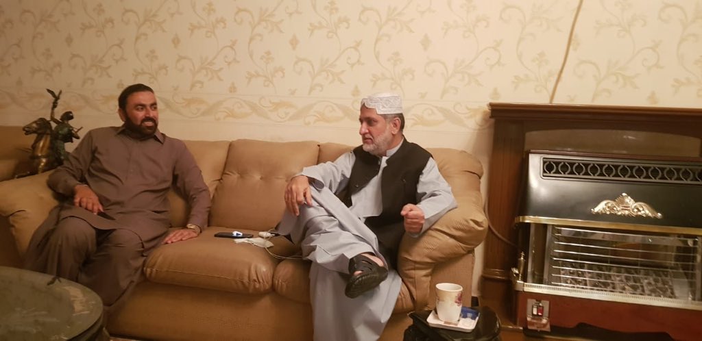 GwadarPresident's tweet photo. ایسوسی ایشن آف رئیلٹرز آف گوادر کے *صدر شئے مختار* کا کوئٹہ میں بی این پی کے قائد قوم پرست رہنما *سردار اختر جان مینگل* سے ملاقات 

ملاقات میں گوادر کے زمینداروں کے جدّی پشتی اراضیات سرکاری کرنے کے حوالے سے تفصیلی بات چیت
@ImranKhanPTI @FazeelAsgharDMG @Tariqqamarb @HamidMirPAK https://t.co/ZegMxxfJd7