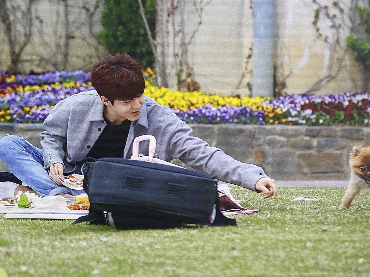 유난히 내성적이던 도운팬 
액자 앞에서 냅다비명 지르게 해준 전시회여요
#OUR_SUMMER_IS_NOT_OVER