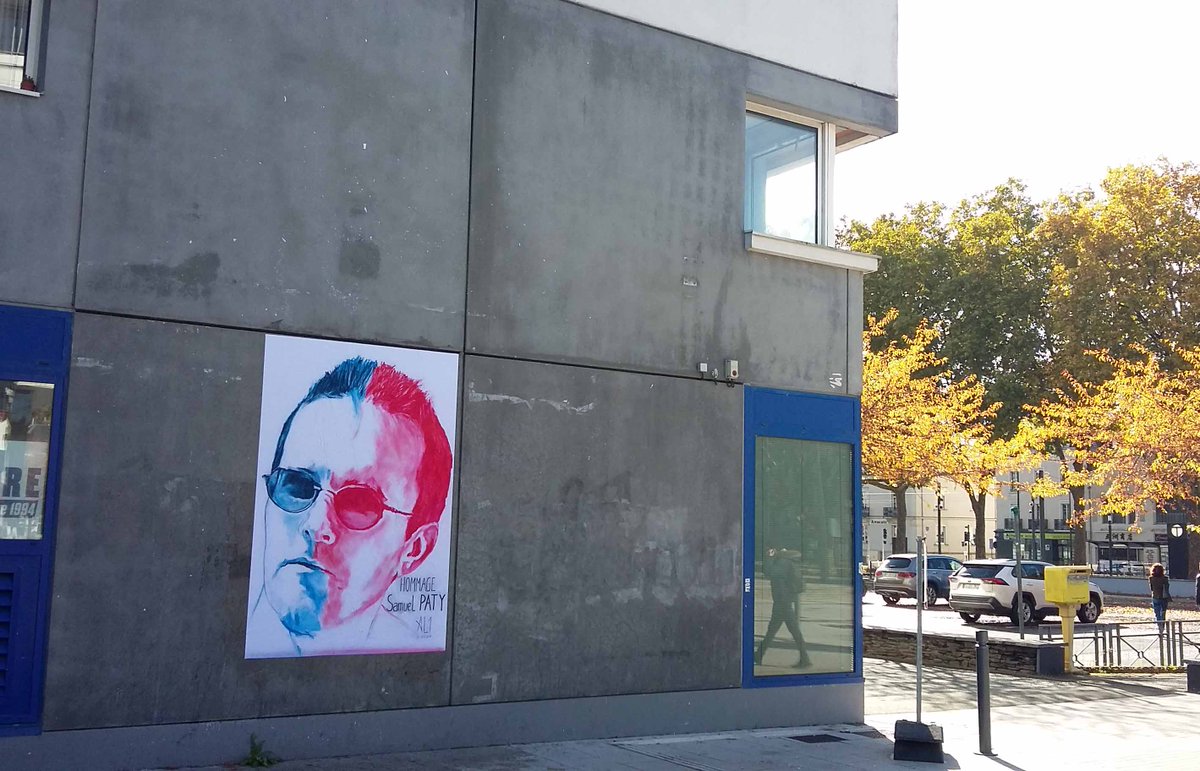 Avec_AL1's tweet photo. La Culture est la seul arme contre tous les fanatiques.
Mon hommage perso à Samuel PATY. Format 2m x 1m50., Pastels secs. Visible sur Angers. https://t.co/HuM1ZD4Gfo