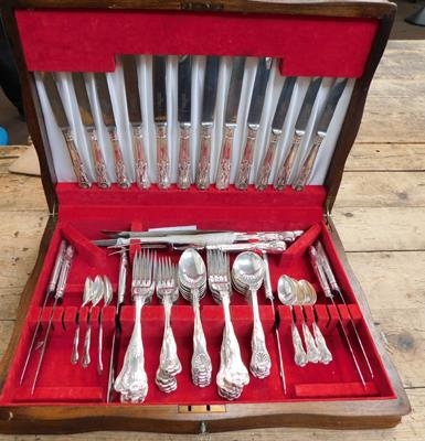 easyliveauction's tweet photo. The Halfway Auctions Sale on Monday has some great lots going under the hammer including a Collectors Section of Silver Ware and a rare double sovereign!

You can view their entire catalogue here: https://t.co/64aeAIT5Kh

#easyliveauction #silver #coffee #silverware https://t.co/3JE6QOJSmu
