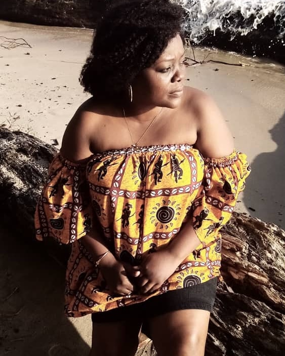 QueenKoumb_'s tweet photo. Salut la famille !!! Juste un moment de détente!! 🌹🌹🌹 Bon weekend chez vous 💓

#QueenKoumb #ga241 https://t.co/kkVQimhjBb
