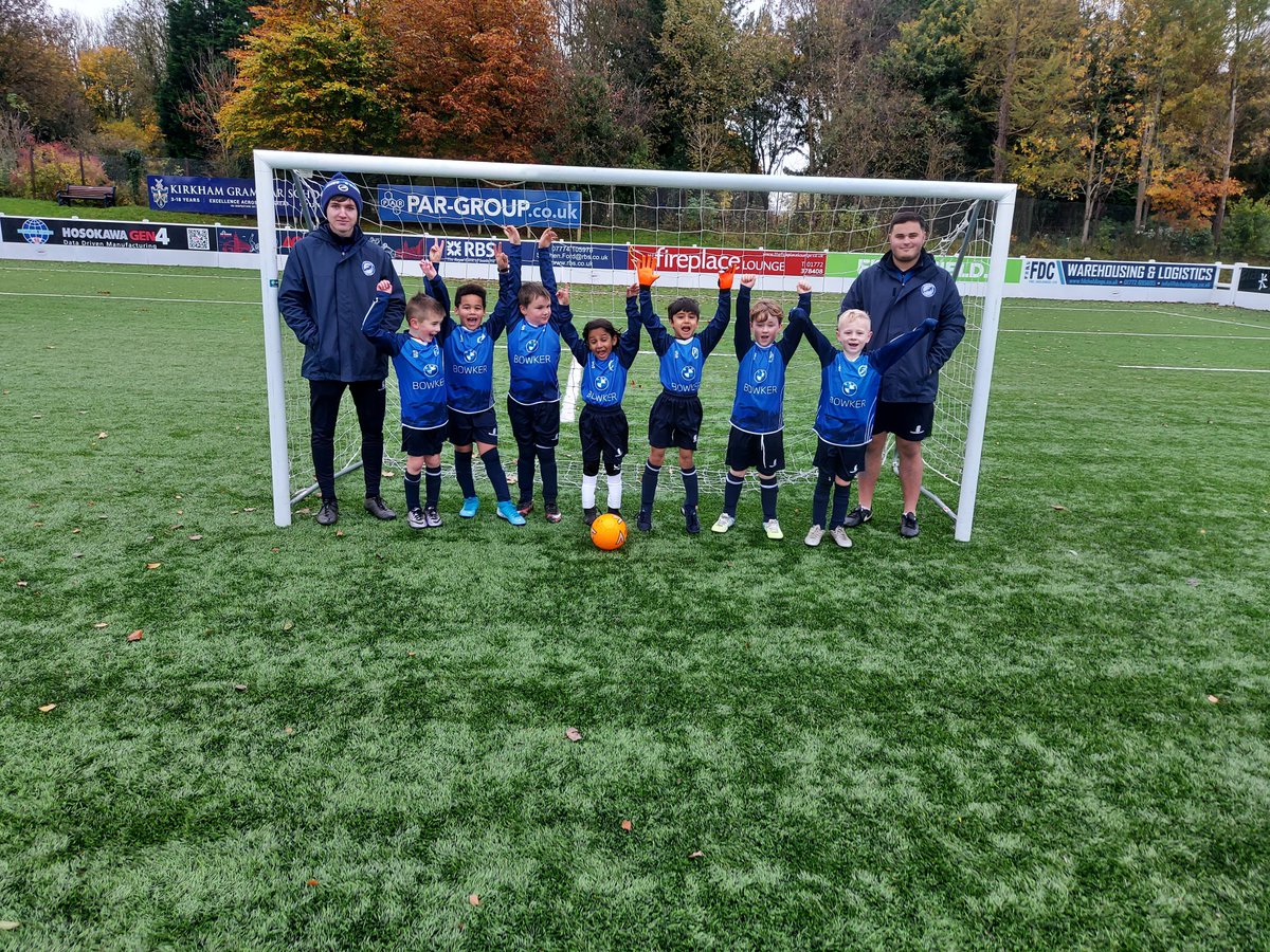 ⚽️ Our u7's managed by @UCLanArena @UCLan students <a href="/aarongriff/">Aaron Griffiths</a> &amp; <a href="/benfairclough25/">ben fairclough</a> played their first ever game in the <a href="/mlcjfl/">Mid Lancs Colts JFL</a> against <a href="/RibbletonFC/">Ribbleton FC</a> u7's.

Smiles all round, before during and after the game. Well Done to both teams. Keep smiling! 🙂 💙⚽️