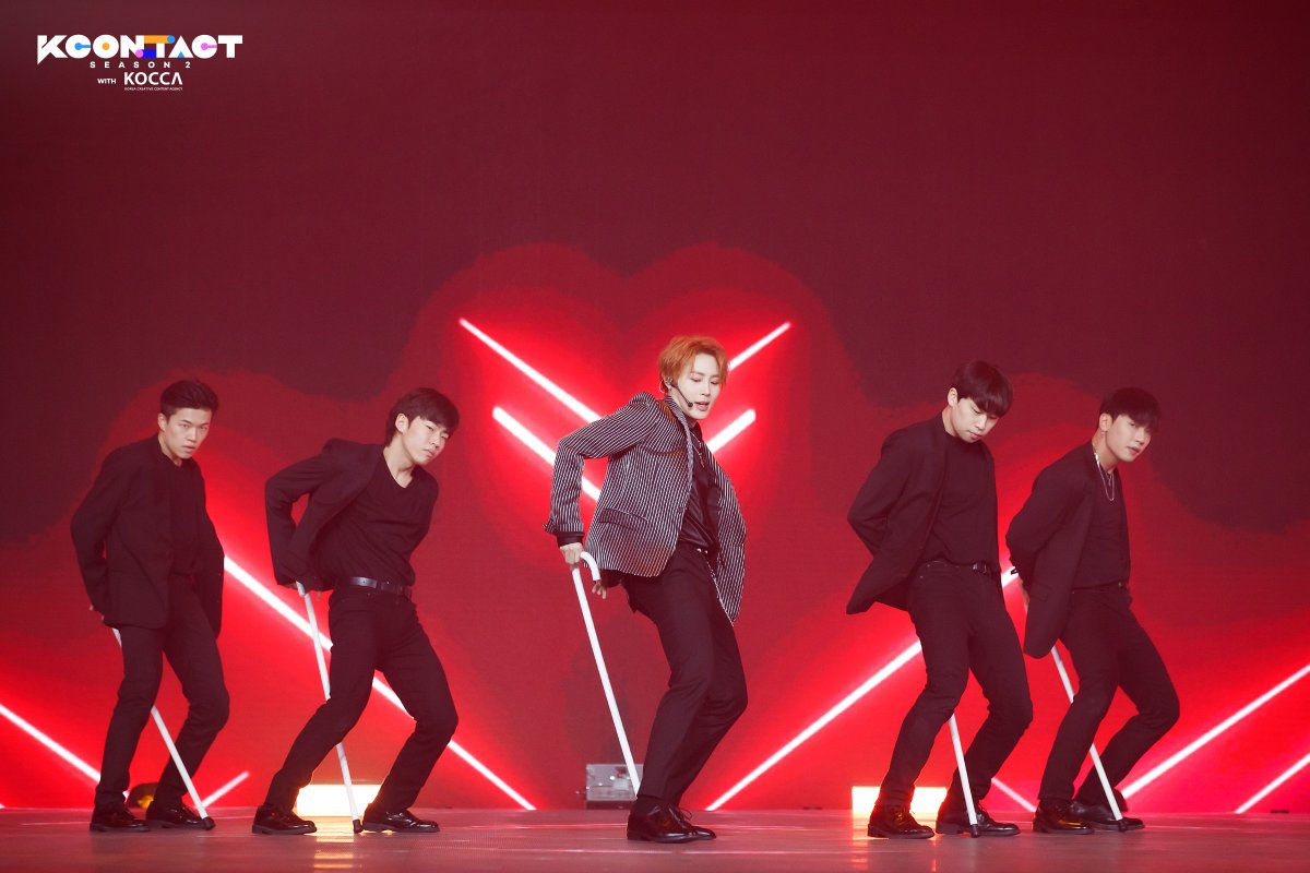 KCON_official's tweet photo. [KCON:TACT season 2] DAY 9 PHOTO #HASUNGWOON

소중하고 완벽한 오늘 자 하성운! 💙
@HSW_officialtwt left no crumbs at this #KCONTACT ... 💙

▶ KCON official: https://t.co/3htPBHivGc
▶ Mnet K-pop: https://t.co/r2LY9moQI2

#KCON #LetsKCON #KCON2020 #KCONTACT https://t.co/qb23jZhzwO