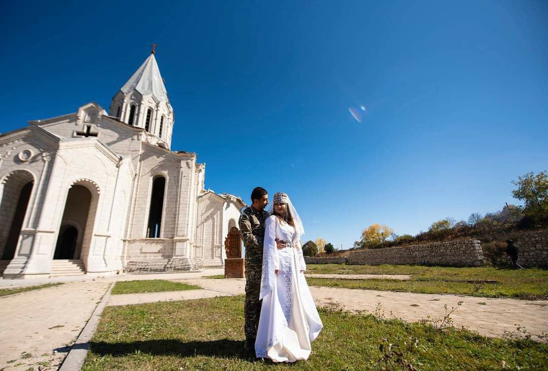 SupportArmenia's tweet photo. First wedding in Holy Savior Cathedral #Ghazanchetsots in #Shushi after shelling of the Cathedral by the Azerbaijani Air Forces. 🇦🇲🕊 

👰🏻🤵🏻 https://t.co/TXqxONRgbs