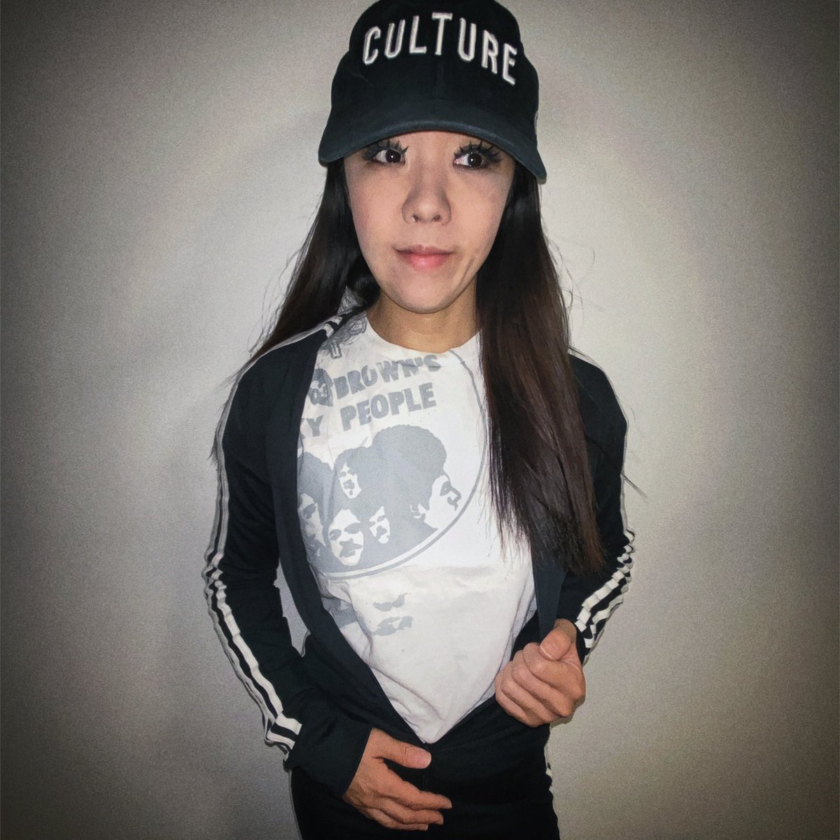 WODDYFUNK's tweet photo. funky people vintage T-Shirt💕
今日はセルジオさんがパツパツで😭😆💦
着れなくなったからもらった
ヴィンテージのファンキーピーポーT
とファイナル残念マイアミヒートcap
#funkypeople
#soul
#funk
#jamesbrown
#adidas
#jumpsuit
#culture
#カルチャー
#miamiheat https://t.co/3mMFxh6XWm