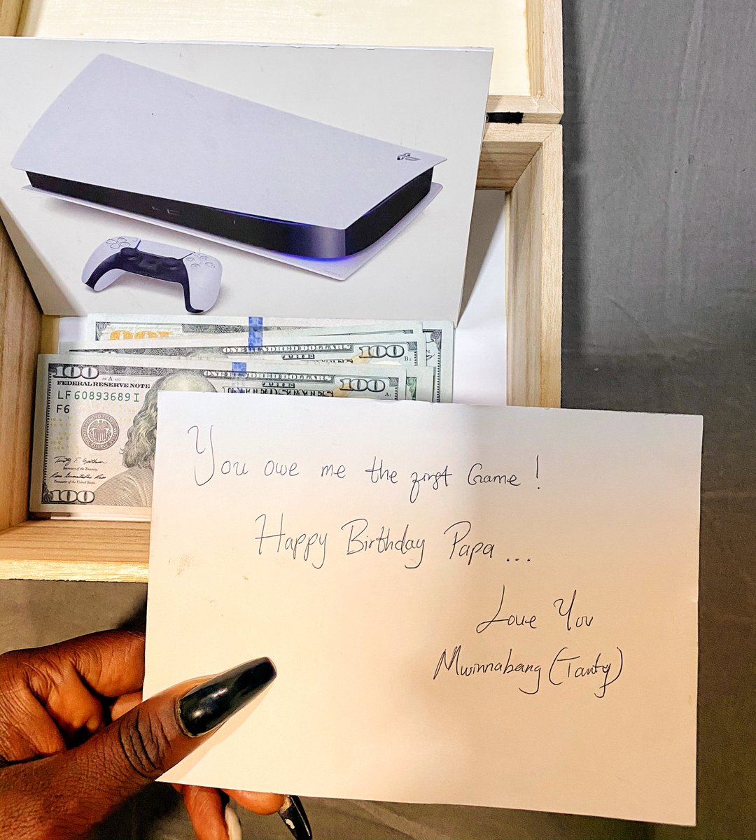 FemalePainter's tweet photo. So yesterday was his birthday ☺️🎂...yes,I couldn’t wait 😅 lol #ps5 #birthday https://t.co/2dUR1csjh5