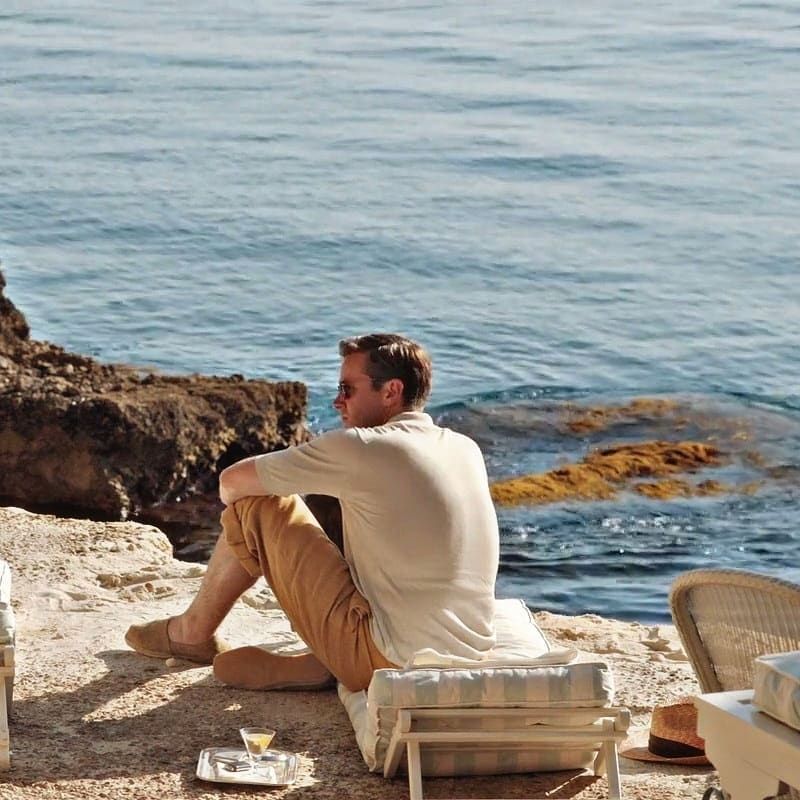 alexander_bendo's tweet photo. "I come here every (night) day and just sit here. Sometimes I spend hours."
Oliver in some luxus variation. Even the espadrilles. Even only 30 km away from B.
#MaximDeWinter https://t.co/ljfwxTdaPu