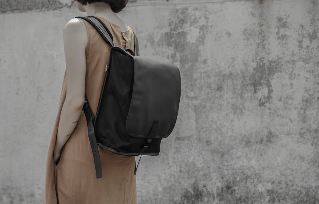 行武亜沙美 コミュニティマネージャー ずっとモレスキンをリピートするぞって思ってたけど Topologieのランセルバックパック たくさんポケットがあるのが良いし 撥水加工なのも良いし なによりしっかり四角いのが良い 知ったのはインスタの動画広告