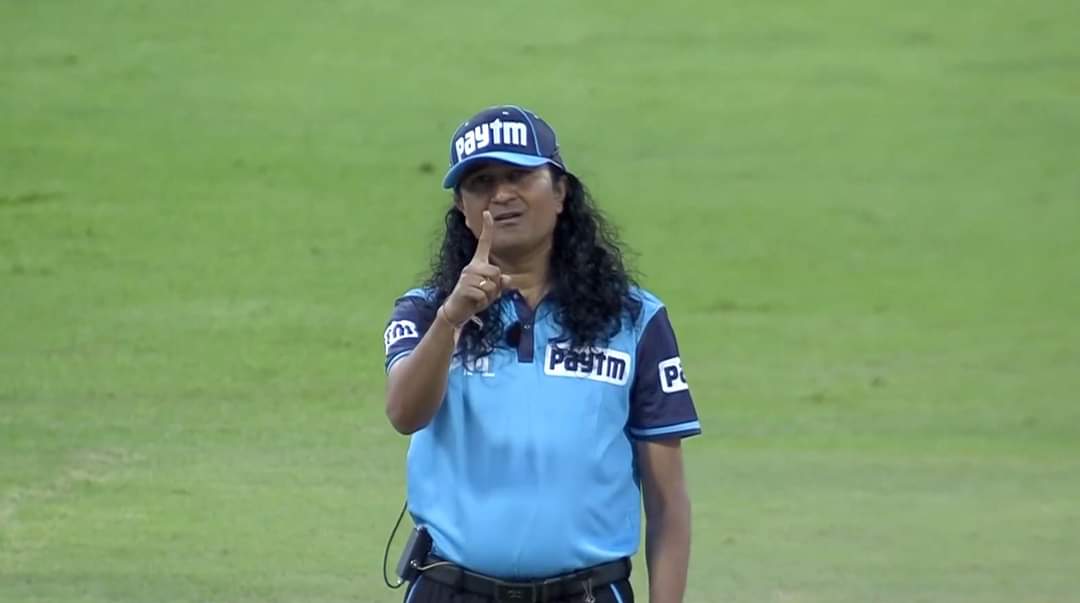 regenaroots's tweet photo. Can we have him as our brand ambassador? 😉
#RegenaRoots #IPL2020 #PaschimPathak #Hair https://t.co/b1mMyuhnqk