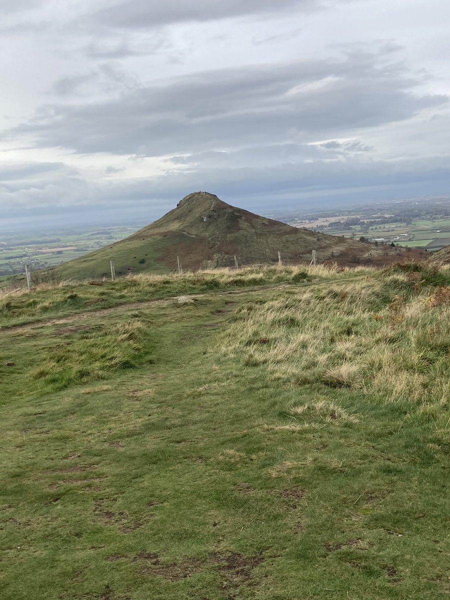 k3llybing's tweet photo. Hardmoors 55 miles - 1st runners of 4 x teams - Guisborough to Helmsley in very windy conditions 🏃🏽‍♀️🌪 @HPoolRunFit @UKRunChat @runr_uk @HardmoorsUltras @northyorkmoors https://t.co/ZqO7chC0K1