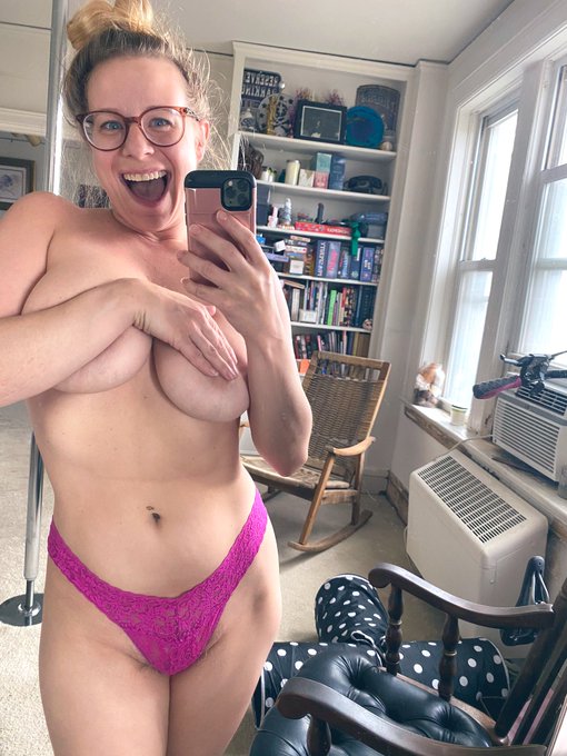 Just showing off my new @Longchamp spectacles!!! ❤️👓❤️ https://t.co/g9XD9E8cmK<a class="tags" target="_blank" title="On Twitter" href="/?out=eyJ0eXAiOiJKV1QiLCJhbGciOiJIUzUxMiJ9.eyJpYXQiOjE3MjM1NjY0NDgsImlzcyI6InR3cG9ybnN0YXJzLmNvbSIsIm5iZiI6MTcyMzU2NjQ0OCwiZXhwIjoxNzU1MTAyNDQ4LCJyZWRpcmVjdF91cmwiOiJodHRwczovL3R3aXR0ZXIuY29tL0xvbmdjaGFtcCJ9.mIBZUHyHdurjLniCwc77F91b7udzULPmQG_Sg6M9Tty5jiiFncDA2nNkIGGQAQIWSUEABDd9SoxRdneFW9rdvg">@Longchamp</a>