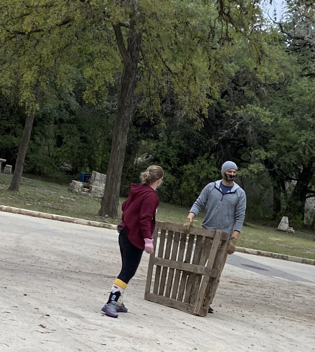 KSABeautiful's tweet image. Beautiful weather for our annual  #fallsweep at Olmos Basin Park 🍃 #dobeautifulthings #keepSAbeautiful #doyourpart #communitycleanup