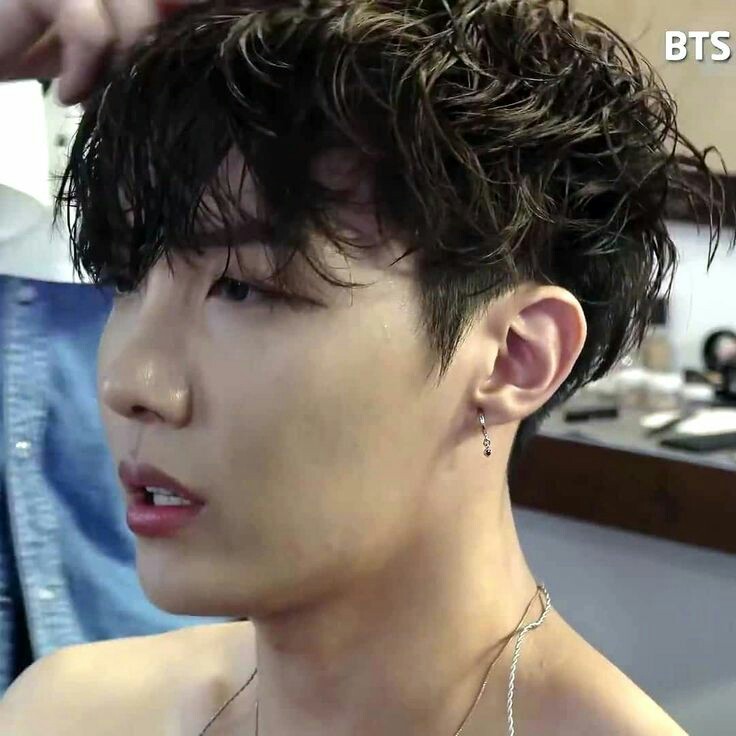 It's bout time Imma drop shirtless hoseok's side profile , accept my apologies