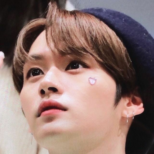 YYoongicat1390's tweet photo. Hoy está de cumpleaños este bebito que definitivamente quiere robar mi corazón y el poco tiempo que llevo siendo stay me a encantado y el y los demás son unos bebés muy lindos🥺❤️
#LeeKnow
#LeeKnowStreamingParty https://t.co/34tLmFpYR4