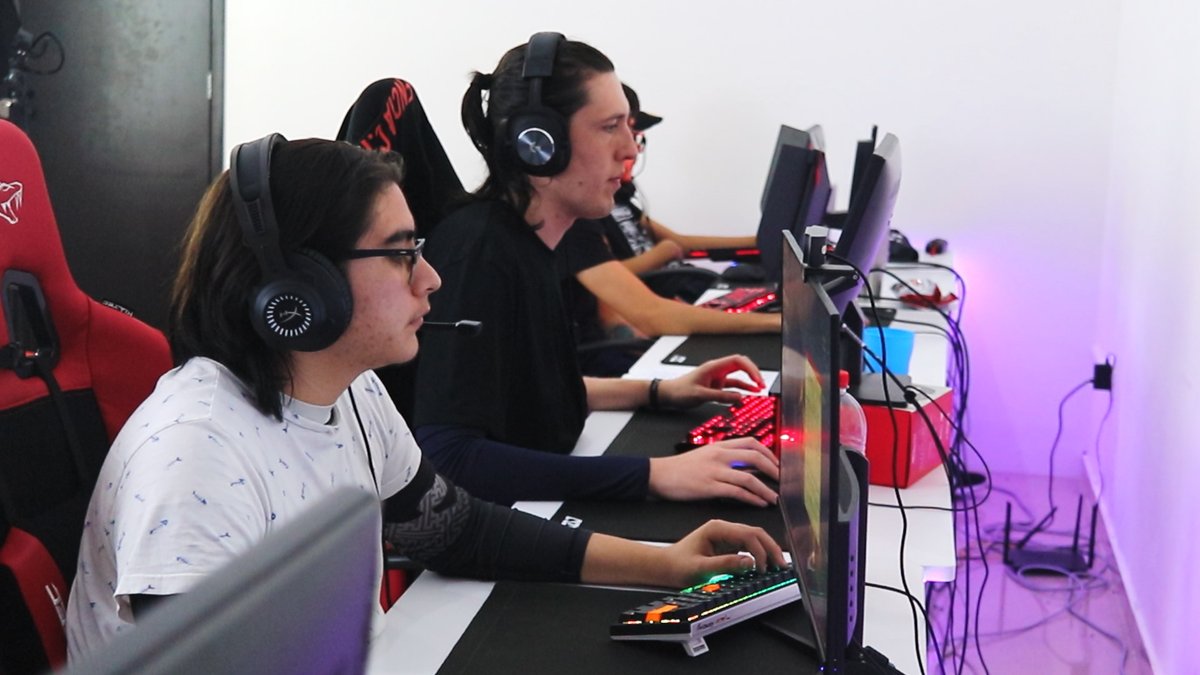 sylture's tweet photo. Algunos stills del capitulo mas reciente de #Aftersight, la docu-serie de nuestro equipo de R6 por la serie b. Les dejo el link por si alguien gusta verlo🦦
https://t.co/smrz0ufjHb https://t.co/TtwXTBvonH