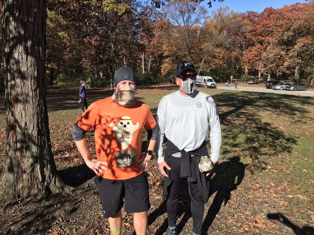 sdonoghue48's tweet photo. Another safe, socially distanced live (!!!) race! The always fun @UniversalSole Trail Challenge! #runCHI #UniversalSole #ClocktowerRunners https://t.co/wTXrFqOn5w