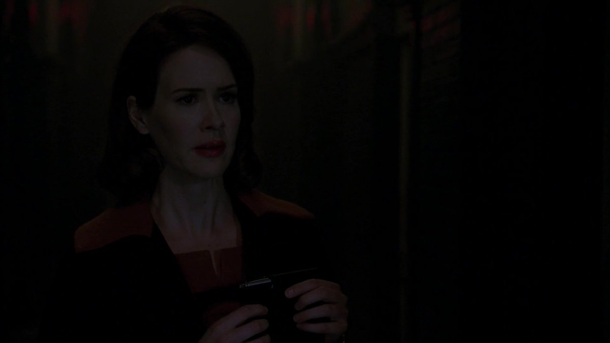 sarah paulson as lana winters, a thread: