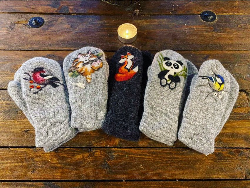 MotherSonDuo's tweet photo. Added more handmade felted wool mittens to our #etsyshop 🤗 @Etsy #etsy #etsyfinds #etsygifts #handmade https://t.co/1zkLrk128C