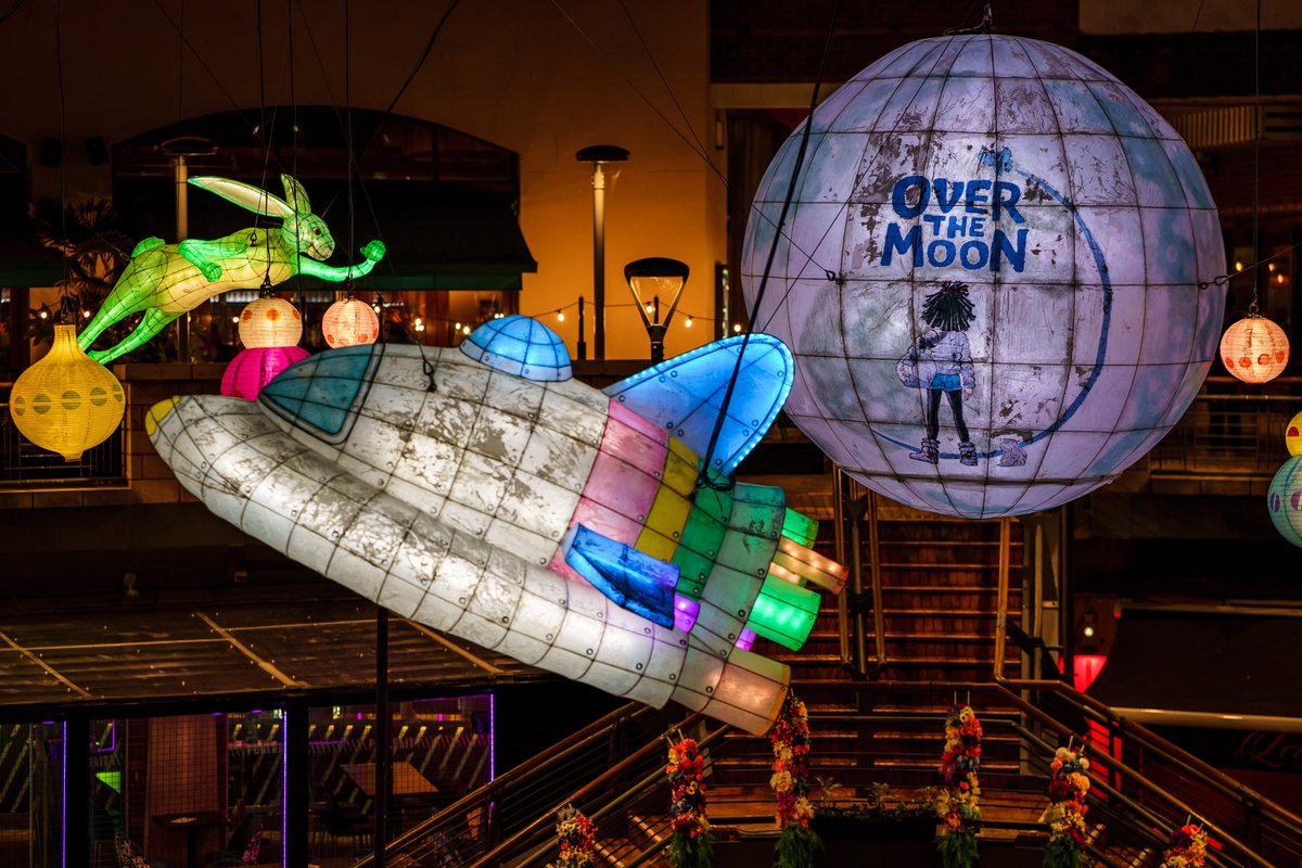 NetflixUK's tweet photo. Moon News (sort of): From this weekend Chinatowns in both London and Birmingham will host displays of hand-crafted lanterns to celebrate the launch of our new animated film, Over the Moon. 🌚 https://t.co/acIgv1Tn5P