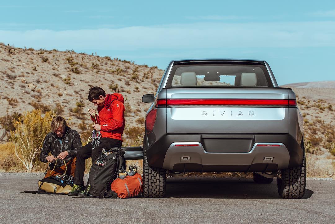 dalintegrativeR's tweet photo. Now there's a guy who knows how to climb a mountain! #ExploreResponsibly #Challenge1 #Integrative20 #FreeSolo https://t.co/a3Pwv9O72p