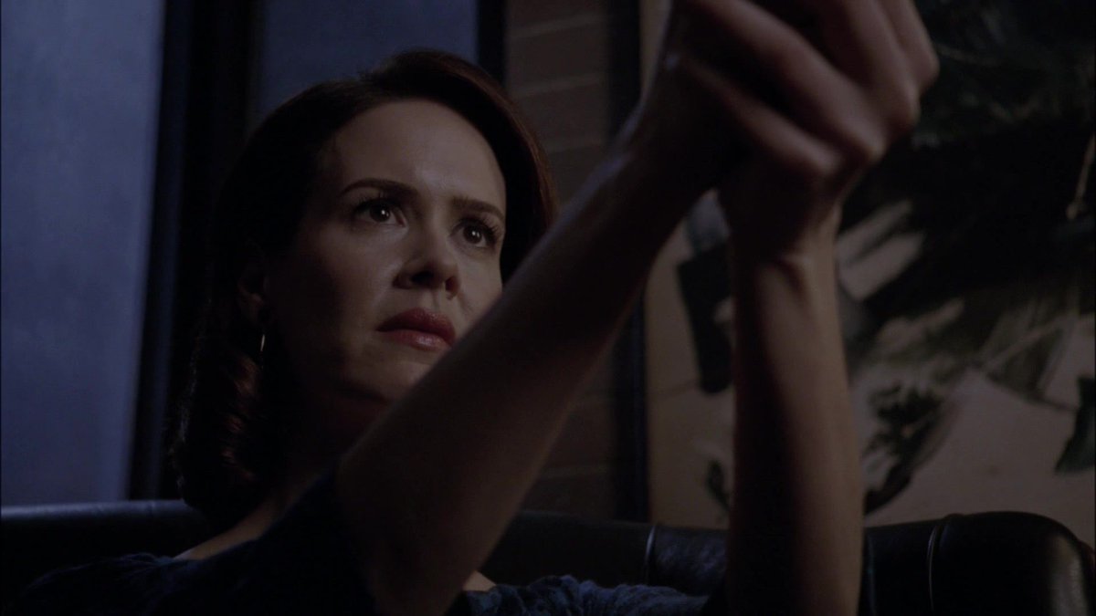 sarah paulson as lana winters, a thread: