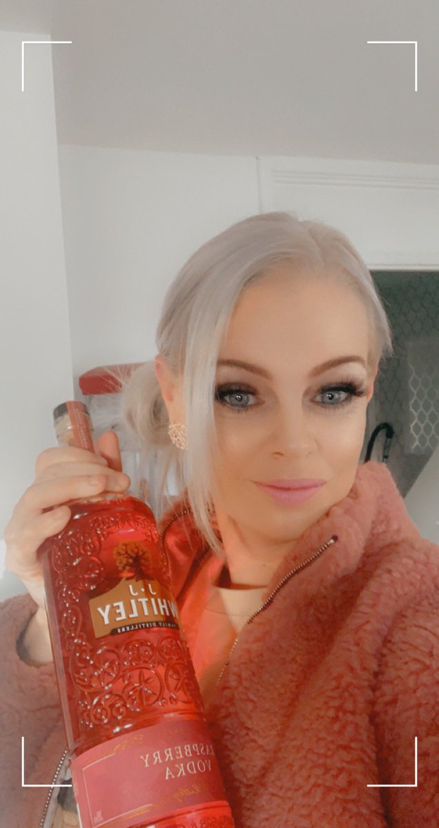 tracydover's tweet photo. Last night went off😂🤦🏼‍♀️🤦🏼‍♀️ https://t.co/dJJDPPl4LL