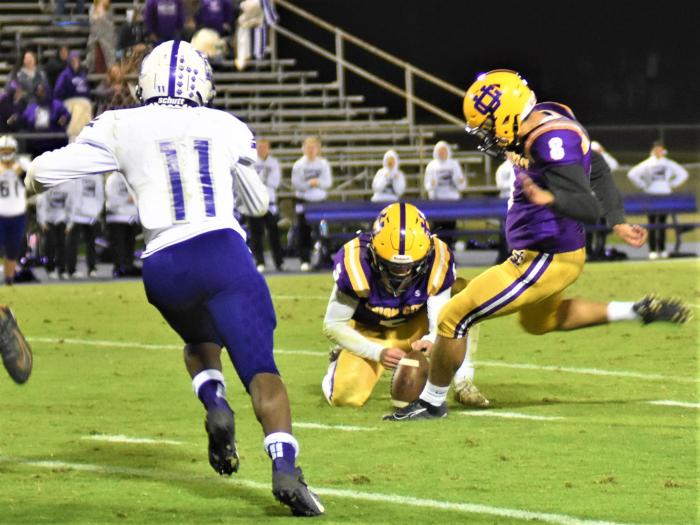 Tornadoes come up clutch in beating another 4A foe - Sanchez boots game-winner with 11 seconds left (Oct. 24, 2020) edne.tw/n675901