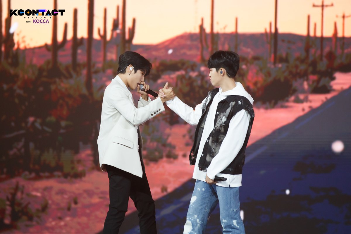 KCON_official's tweet photo. [KCON:TACT season 2] DAY 9 PHOTO #KIMJAEHWAN #PARKWOOJIN

@KJH_officialtwt and PARK WOOJIN just know how to make our hearts flutter!

▶ KCON official: https://t.co/3htPBHivGc
▶ Mnet K-pop: https://t.co/r2LY9moQI2

#KCON #LetsKCON #KCON2020 #KCONTACT https://t.co/gPwjl5jR25