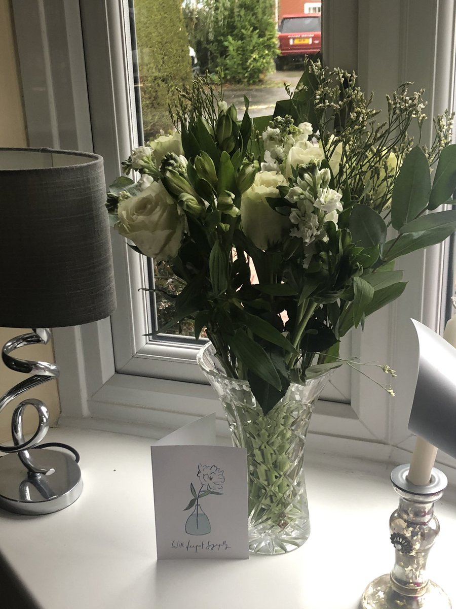 L1nda_Smith's tweet photo. Thank you for the beautiful flowers from friends and colleagues #physicallydistanced #emotionallyclose how do you plan a funeral limited to 30 for the best fun-loving mum #heartbreaking #COVID19 #itsreal #HandsFaceSpace https://t.co/oWCwj5I0EI