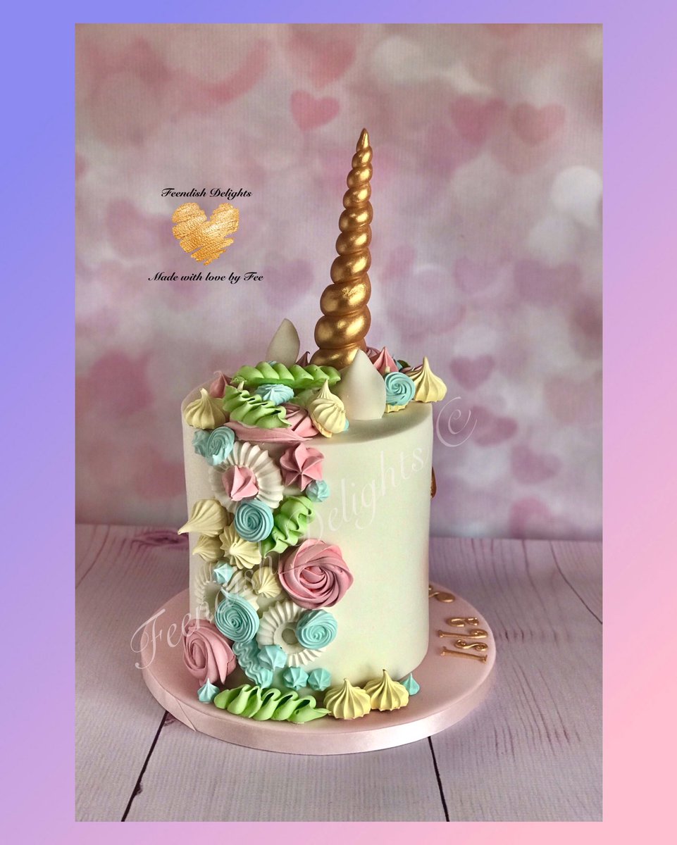 FeendishDelight's tweet photo. Happy birthday Isla Jade! 
A lovely unicorn cake for her 5th birthday. Rich chocolate fudge fudge layered with luscious lemon buttercream. Edible gold lustre dust  for the details &amp; homemade meringues. 
#unicorn #birthday #birthdaycake #unicorncake #chocolate #gold #meringue https://t.co/EMy6A5ztZY