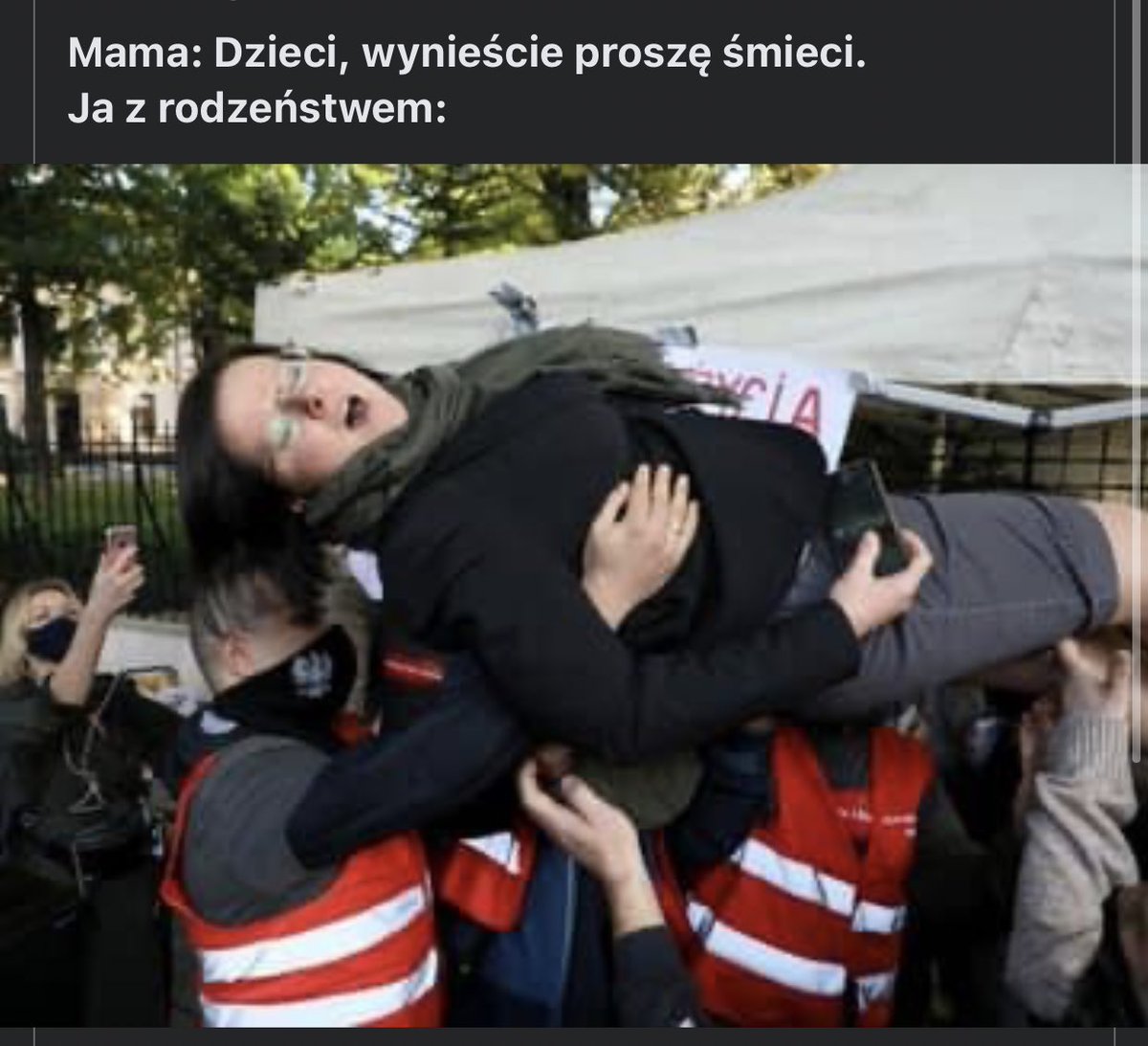 kebabzlodziej's tweet photo. UDOSTEPNILAM TO NA FEJSIE, A MÓJ BRAT, KTÓRY MA 14 LAT NAPISAŁ MI W KOMENTARZU „TAK BYDZIE”, ZA TAKĄ RODZINĘ NIC NIE ROBIŁAM https://t.co/FtemMs1izV