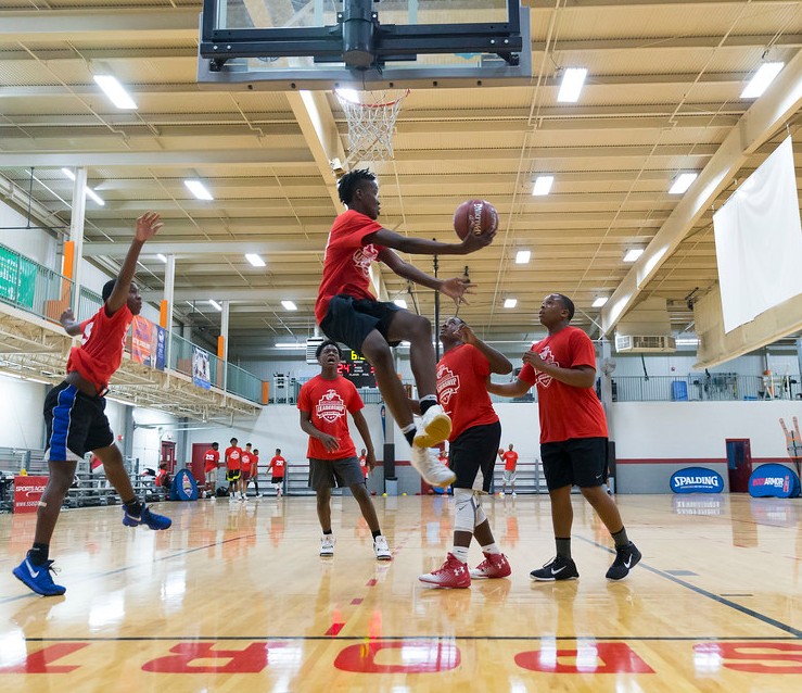 USMC_Basketball's tweet photo. 𝘿𝙀𝙏𝙍𝙊𝙄𝙏 / 𝙈𝙄𝘾𝙃𝙄𝙂𝘼𝙉... Today is the day!  

𝗥𝗘𝗚𝗜𝗦𝗧𝗘𝗥 𝗡𝗢𝗪 &amp; we'll see you at 1 PM!👏
➡ https://t.co/DXzpdFFPVt ⬅

#USMC #BasketballClinic #BuiltToLead https://t.co/yL6ubTj97f