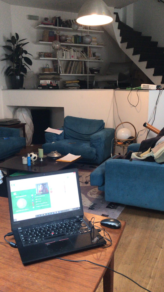 MargauxRouchet's tweet photo. Another consequence from #COVID19 is that JEFers are spending their weekend sitting in their own room, rather than meeting up in Hamburg as planned.
But at least, we still get to spend the weekend together 💚
➡️ Representing les @JeunesEuropeens at
#HomeFC2020 @JEF_Europe ✊ https://t.co/TZNEaWSvcY