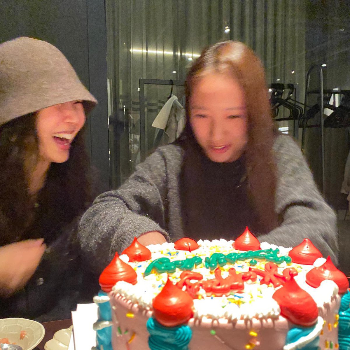 saveKRYSTAL's tweet photo. https://t.co/WWL55f4UbJ
