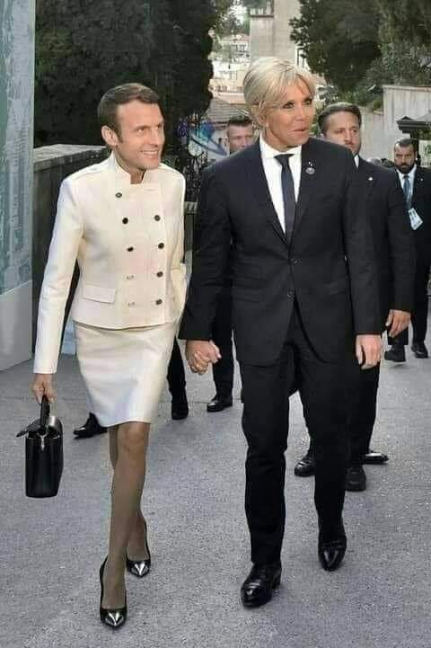 NMorrena's tweet photo. Bonjour madame macarona💩💩💩💩
#boycottfrance 
#مقاطعه_المنتجات_الفرنسيه https://t.co/VO4S43FXHI
