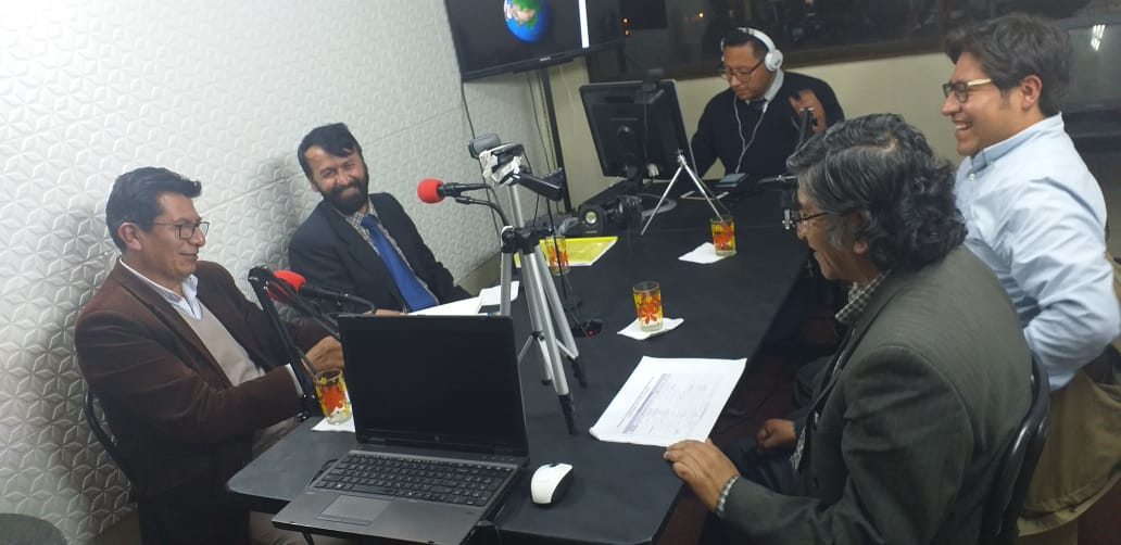 IIGEO_UMSA's tweet photo. Cada vez mejor #GeografiaAlDia con el apoyo de ZOE Radio, Radio Universitaria San Andrés FM 97.6 . Todos los jueves desde las 7pm, en vivo por Youtube, Facebook del @IIGEO_UMSA https://t.co/djdswoD3mF