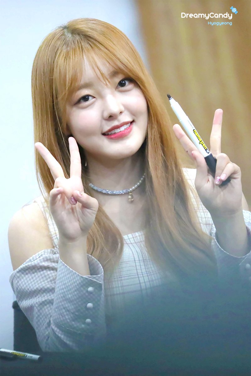 DreamyCandy_'s tweet photo. 1주년 너무너무 축하해요💖💖
항상 고맙고 앞으로도 오래오래 함께하자🌟🌟

#ARIAZ_1st_ANNIVERSARY
#빛나는_아리아즈_1주년축하해 
#아리아즈 #장효경 #효경 #ARIAZ #Hyogyeong @official_ARIAZ https://t.co/bpb9JoLZc0