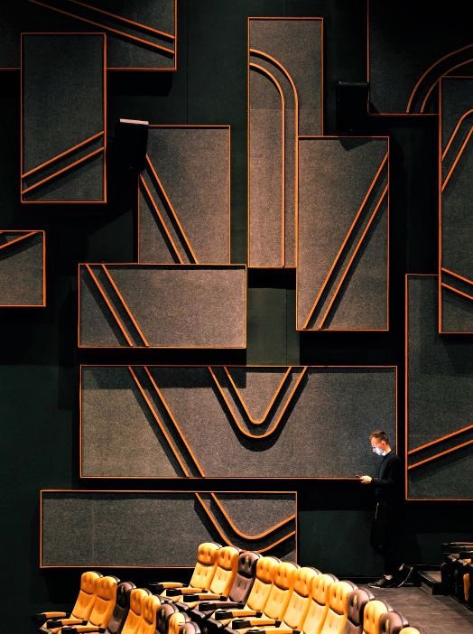 Naif_Alghamdi_'s tweet image. تصاميم عصرية للحوائط الداخلية في قاعات السينما