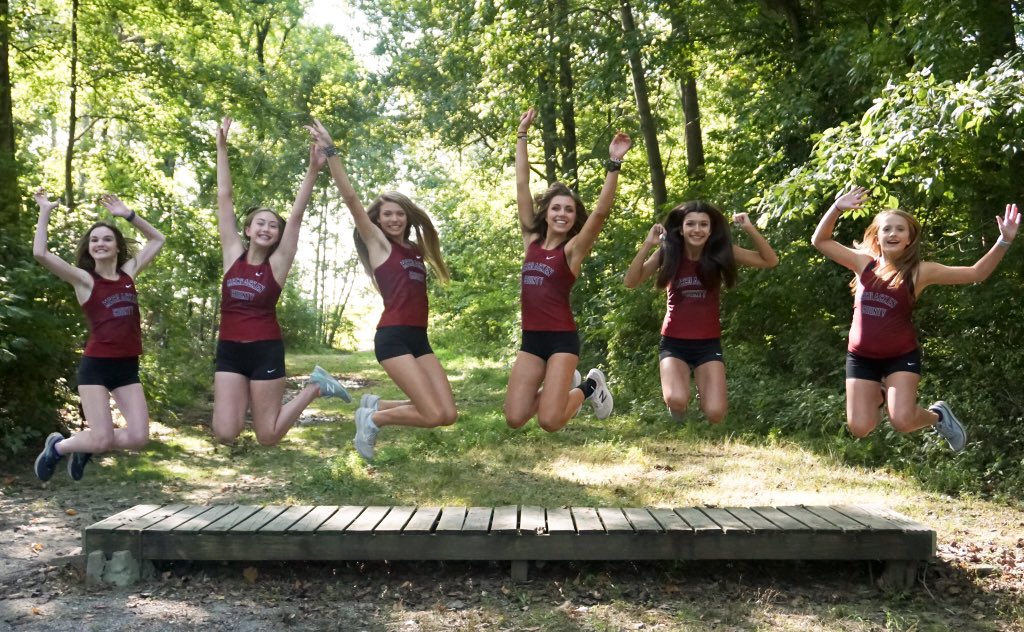 XcCracken's tweet photo. Today our six seniors will represent the Mustangs one last time at Regionals! Years of mileage and strong bonds right here.  Ladies, run for each other today cause love always wins. #TEAM #StrongTogether @gomccracken https://t.co/M2OP4NR1wz