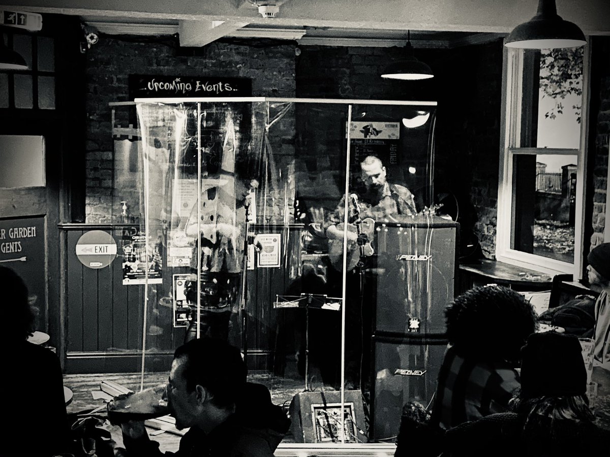 freddy_potr's tweet image. The Girl and the Stone at The Angel. Smokey folk duo from behind a screen. Good as ever. A smattering of covers too. | @angelmbrewery #bluesandbooze #nottinghammusic #supportlivemusic