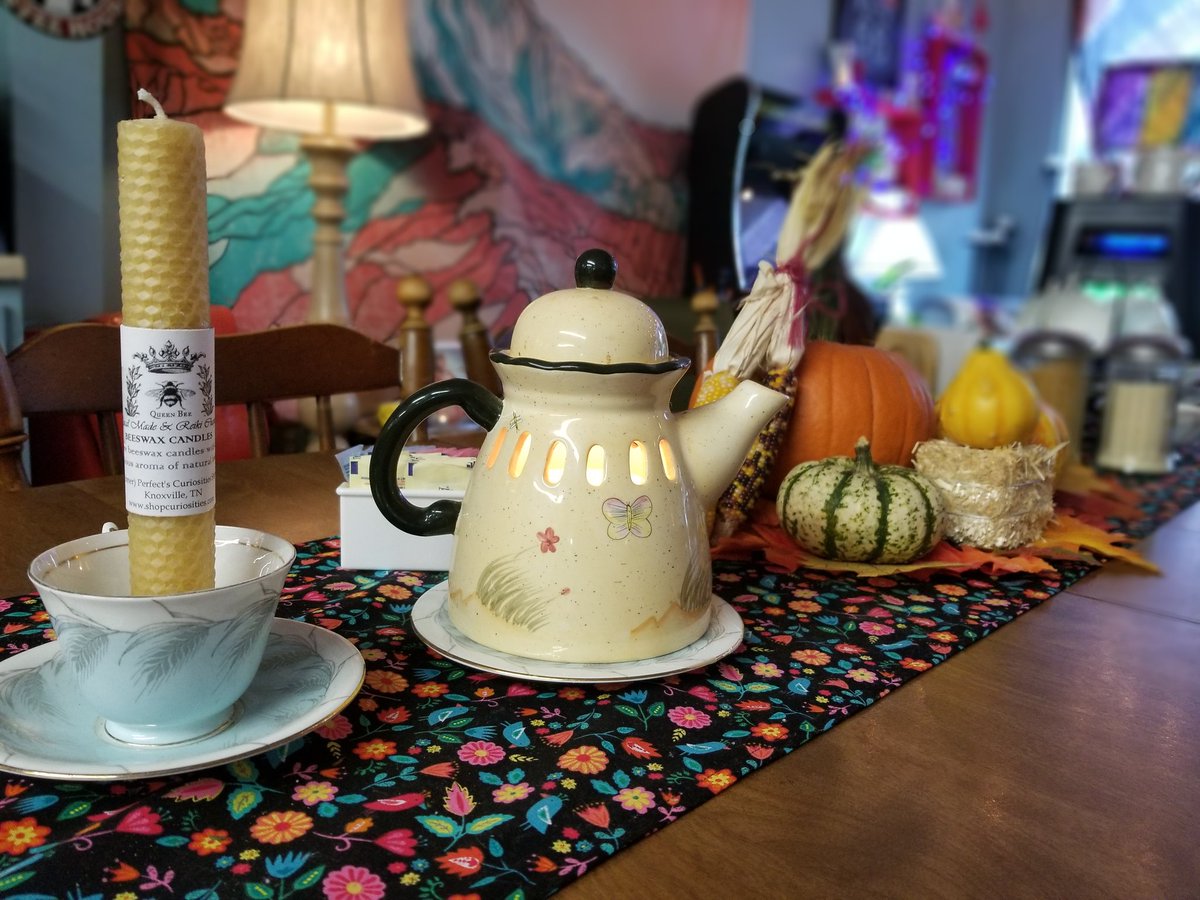 SouthPressCoff1's tweet photo. If you want to keep the seats warm, set a table people want to sit at. Come claim your seat at the table! #LGBTQIA #coffeeshop #queercoffeeshop #southpress #southpresscoffee #southknoxville #sokno #transowned https://t.co/ZTBXgdJIjN