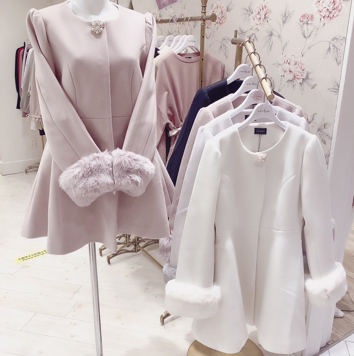 evelyn ビジューコート ホワイト M 2022 今期 魅了 48%割引 shottys.com
