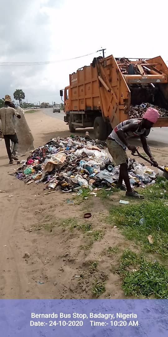 PspOperators's tweet photo. The PSP Operators are currently working round the clock to #KeepLagosClean #ForAGreaterAndCleanerLagos #LagosMustBeCleanAgain #BuildingBackBetter #ForTheCommonGoodOfAll @jidesanwoolu @gbenga_omo @gboyegaakosile @Mr_JAGss @followlasg https://t.co/xIS2kLs7c0