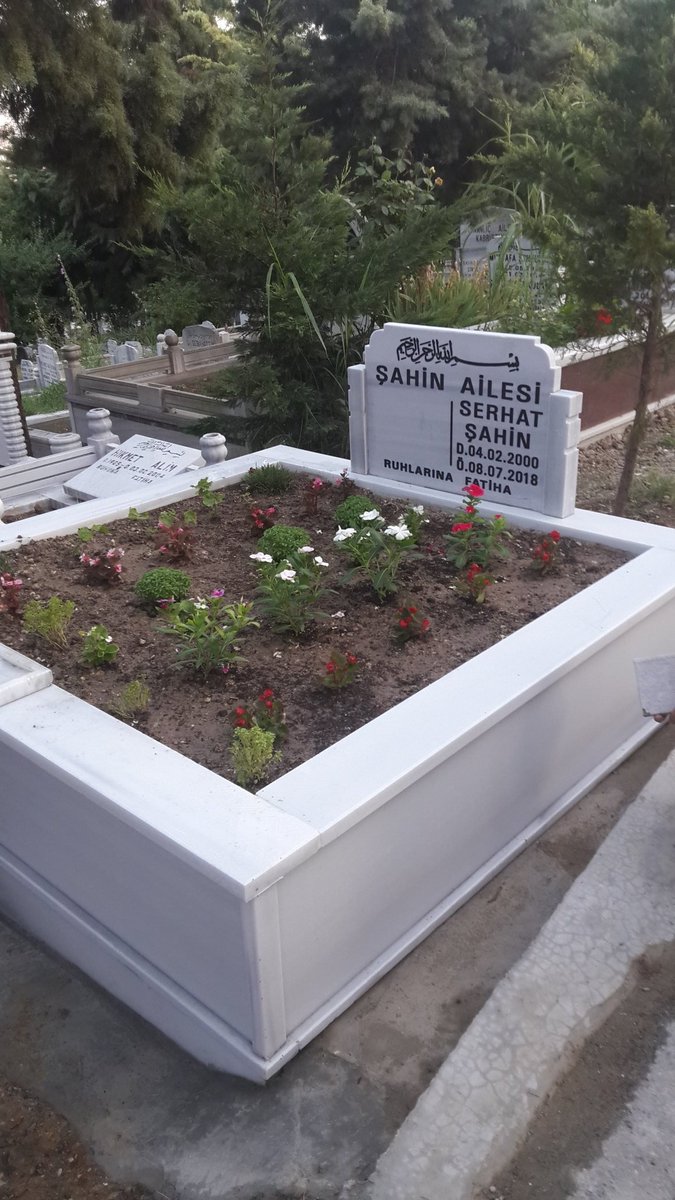 Huseyin43759762's tweet photo. Öldürdüğünüz oğlum serhat https://t.co/Kz6kSLvlyG