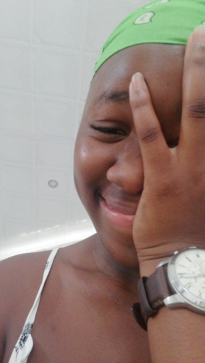 ThandoBusse's tweet photo. @RealMrumaDrive This chick 😂 https://t.co/2CLs8AnV0P