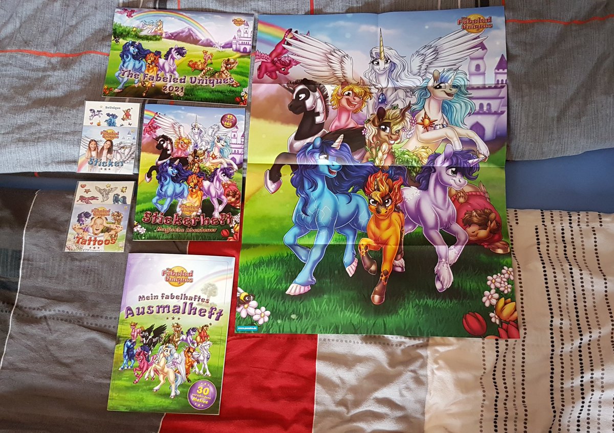 ArtsLupi's tweet photo. After several Months of work, I can now show the finished products I have been illustrating for a client 😍 My samples of The Fabeled Uniques have arrived! 💜💚🦄
#unicorn #thefabeleduniques #beunique #drawing #illustration #digitalart #artistsontwitter #Project #clientswork https://t.co/3S93ODJLSZ