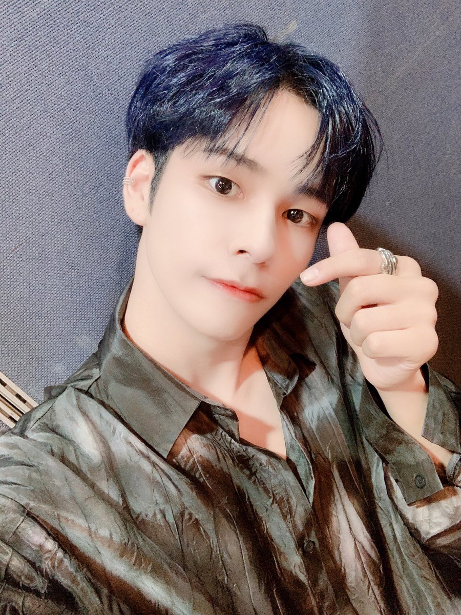 CRAVITY_twt's tweet photo. 러비티 내꺼하자☺️
#크래비티 #세림 #엠카운트다운 #릴레이댄스어게인 https://t.co/MEk0guyI5z
