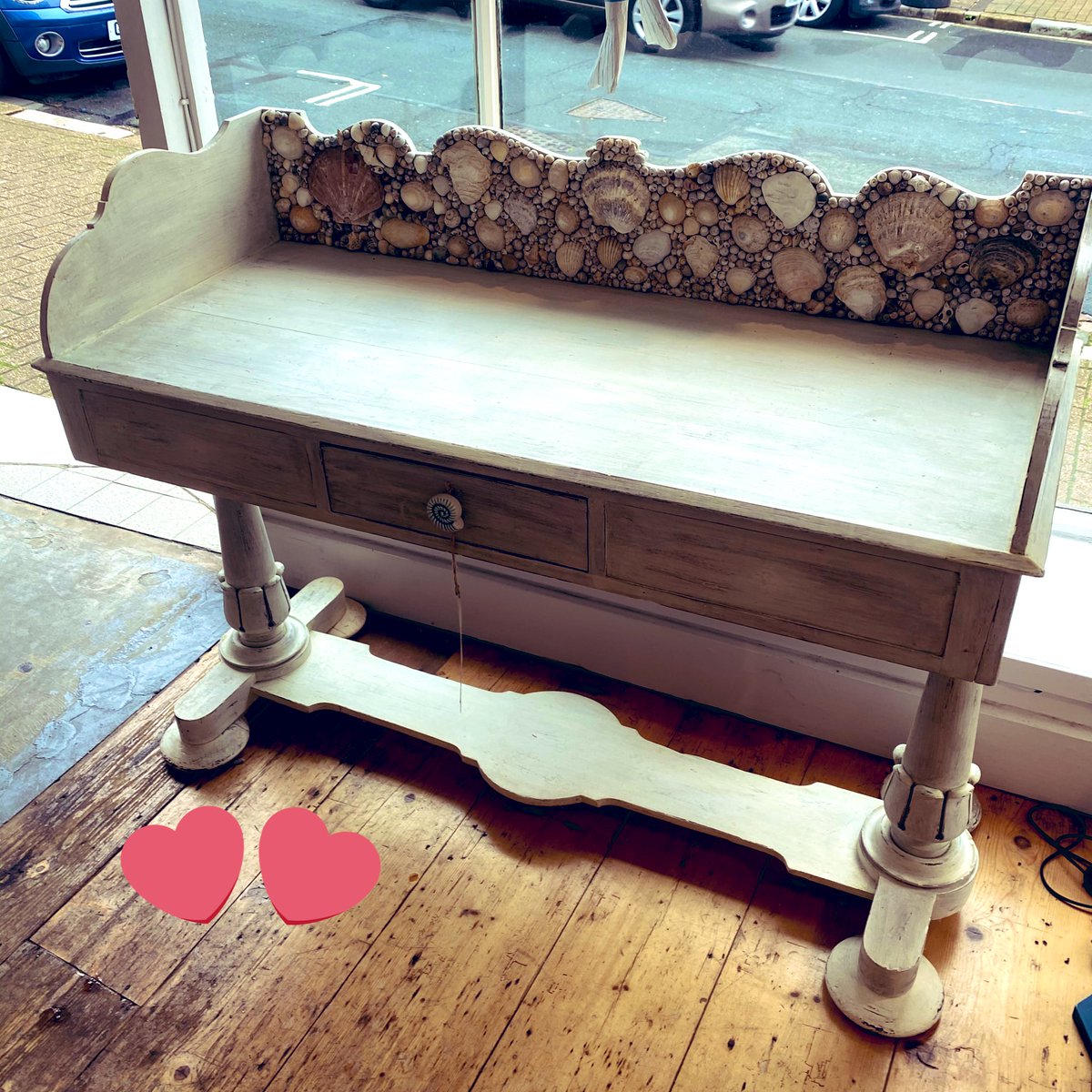 HouseboatSturdy's tweet photo. Totally IN LOVE with this desk in the lovely shop Beachcomber in Ryde. #shopping #staycation #ryde #isleofwight https://t.co/94nioRTxCg
