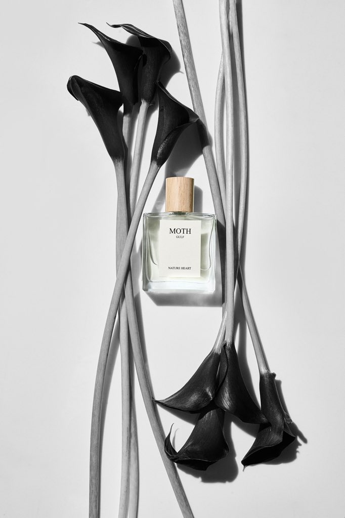 Let me start with the design of the bottle. It reflects Gulf’s being simple and straight forward. It also shows his love for the classics like his love for old songs and movies. +  #MOTHxGULF
