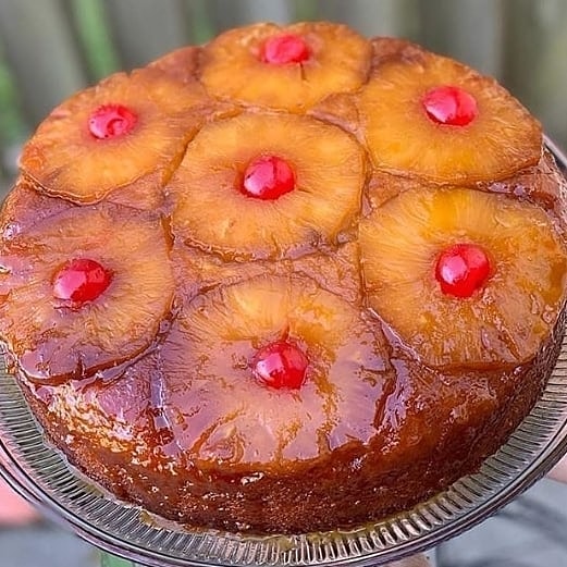 Dippingcupcake's tweet photo. Si no has probado le delicia de una torta de #pina totalmente eres de otro planeta 🤣 @Dippingcupcake  no olviden chequear nuestro instagram 📸 hay muchas  sorpresas que están por llegar 💕 @Dippingcupcake https://t.co/9YlZSql8Ny